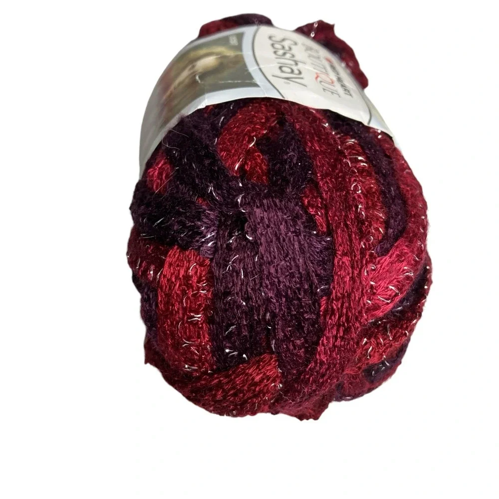 Red Heart Boutique Sashay Yarn #1943 Tango Super‎ bulky 6